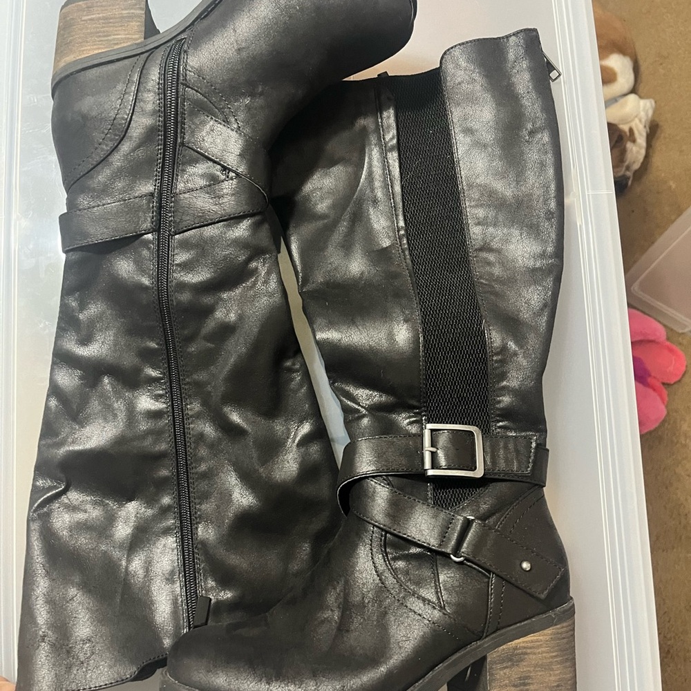 Black Moto Boots